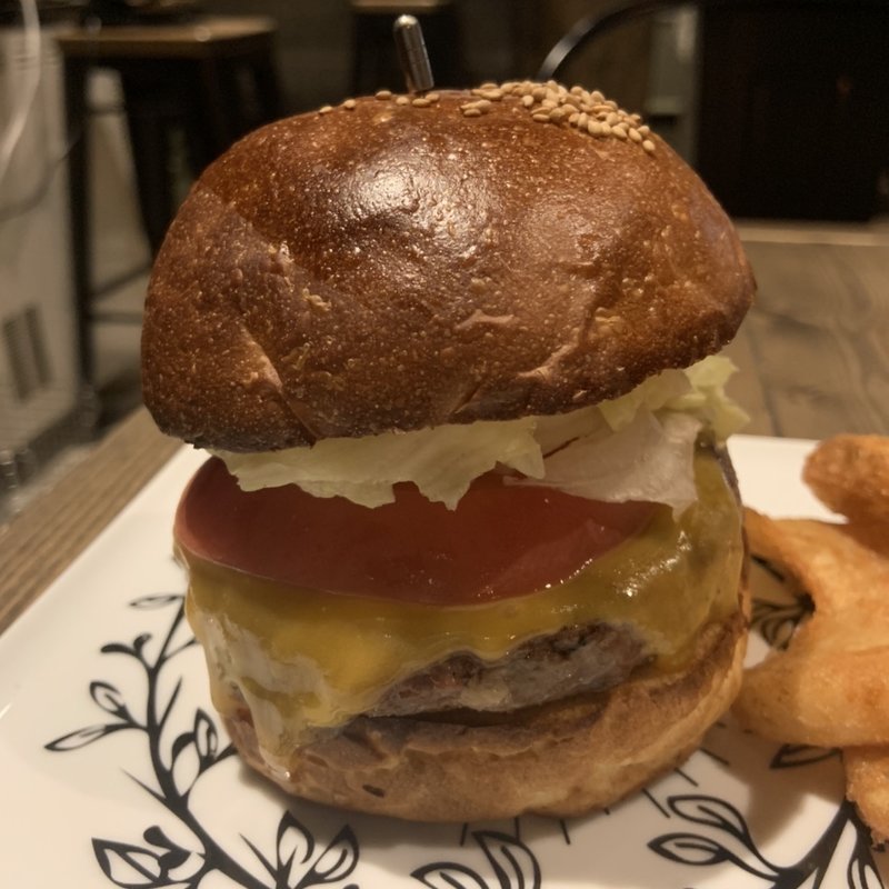Cheddar Cheese Burger　チェダーチーズバーガー(folk burgers&beers)