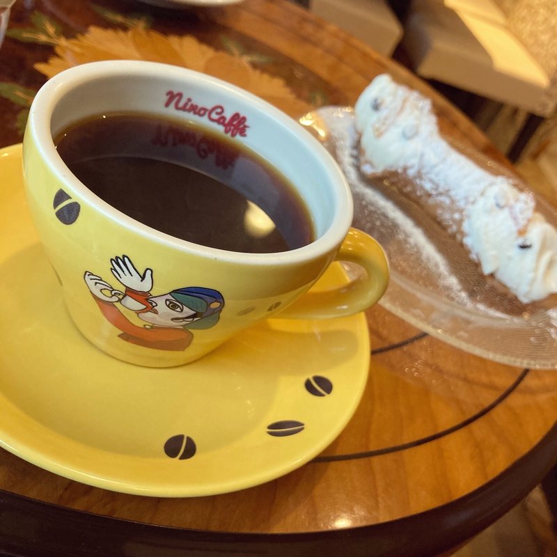 カンノーロ(Nino Caffe)