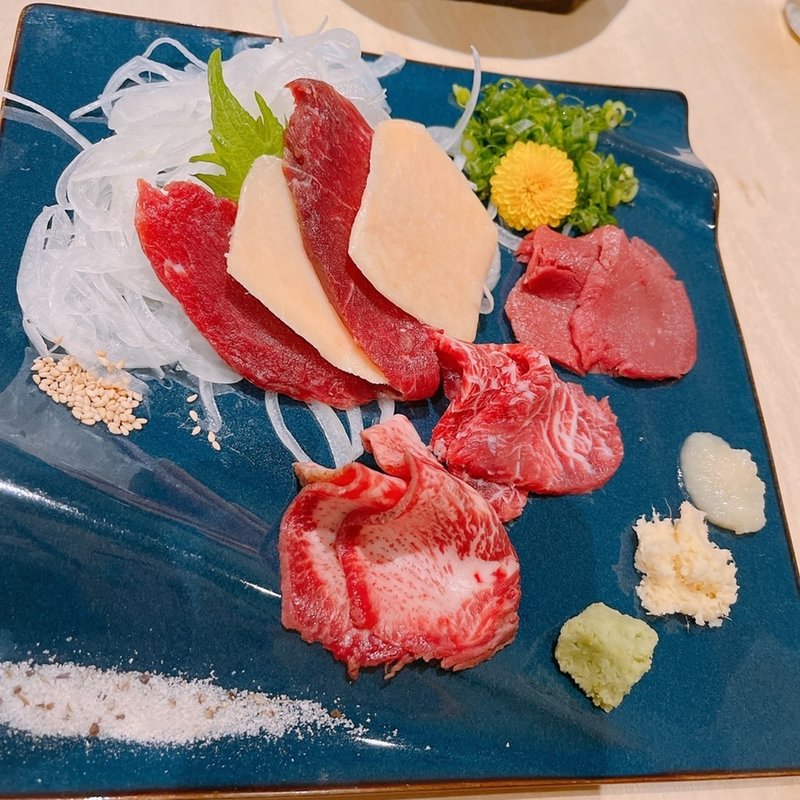 (肉寿司 馬肉専門店 たてがみ 東岡崎店)