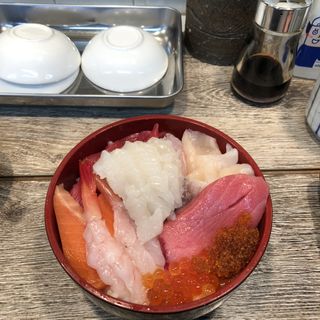 海鮮丼(たけ江鮨)