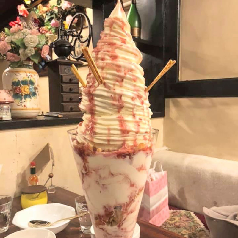 キングパフェ(王様とストロベリー 武蔵小山)