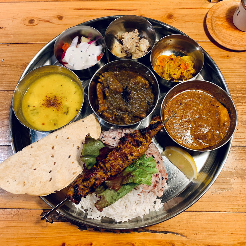夜のカレー定食(スパイスカレーまるせ )