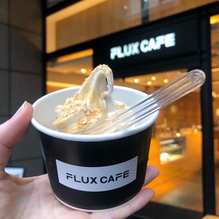 豆乳ソフトクリーム　黒蜜きなこ(FLUX CAFE（フラックス カフェ）代官山)