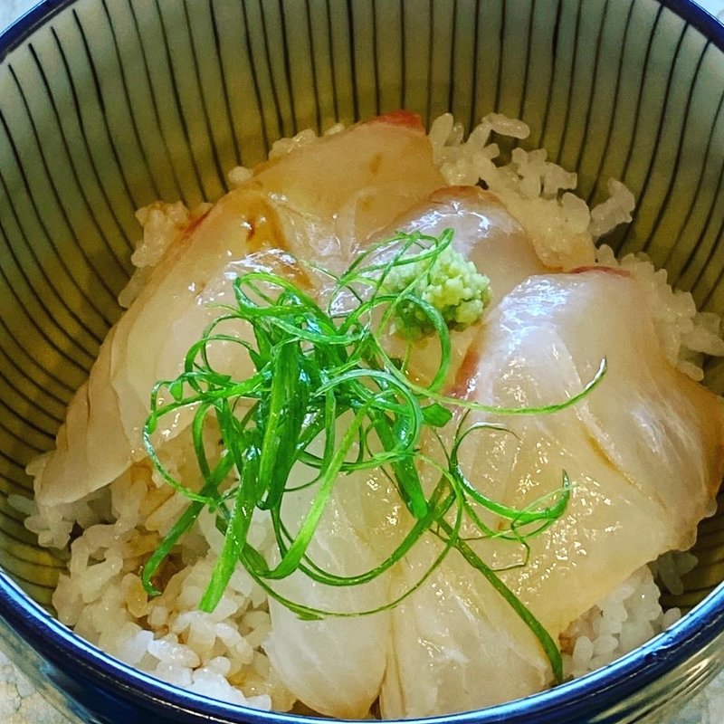 真鯛のどんぶり(中華蕎麦鳴神食堂)
