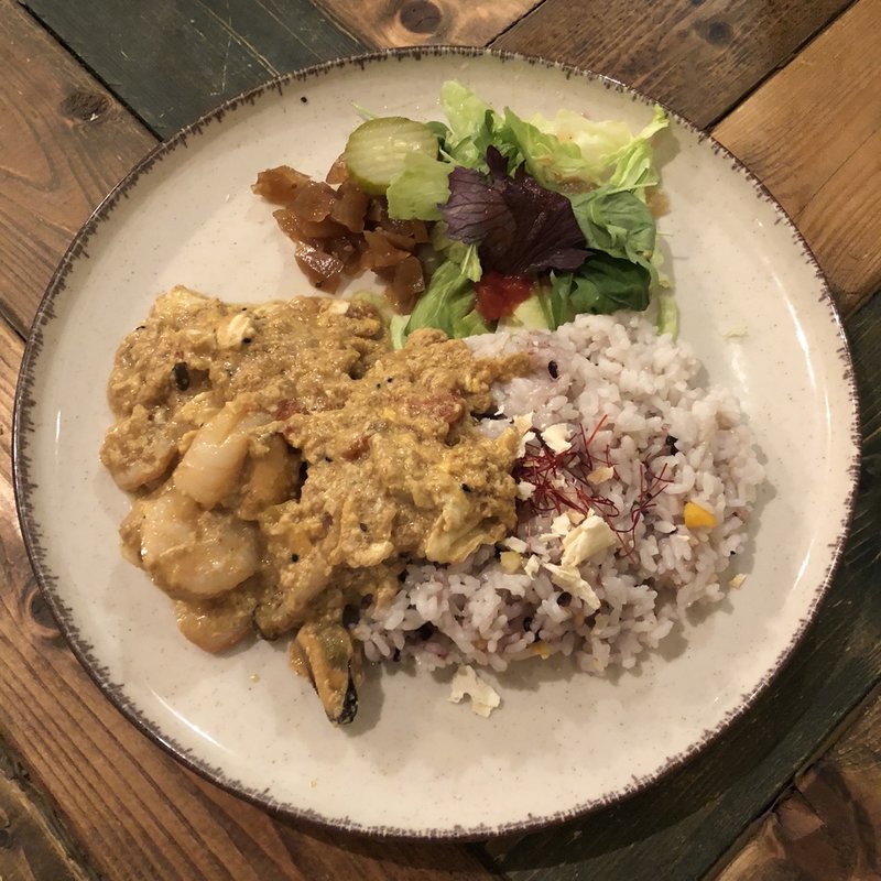 シーフードたまごカレー(三月の水)