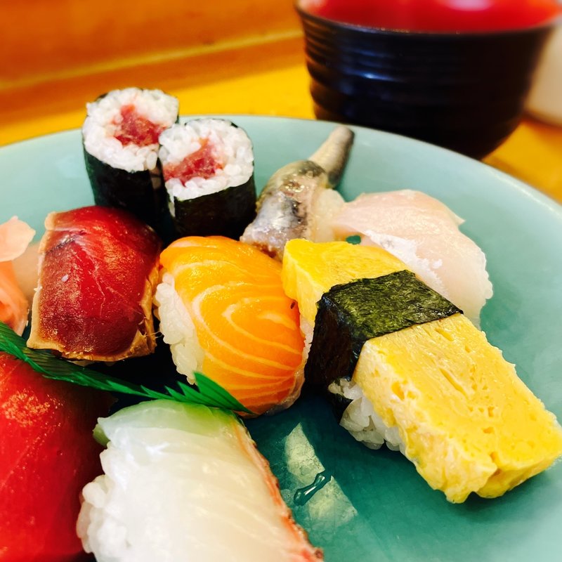 握り盛り合わせ(丸万寿司 堂山店)