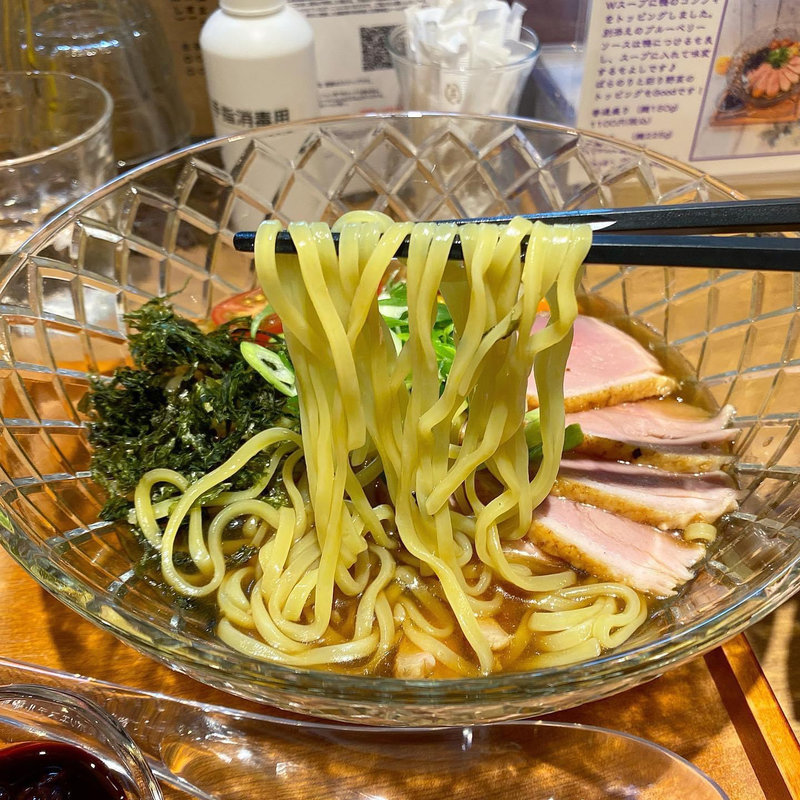 鶏といりこの冷たいスープに鴨のコンフィ(鶏Soba Toraや)