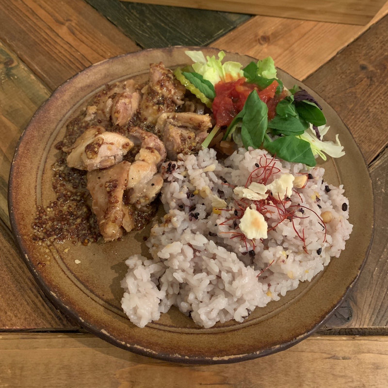 チキンソテーハニーマスタードソース(三月の水)