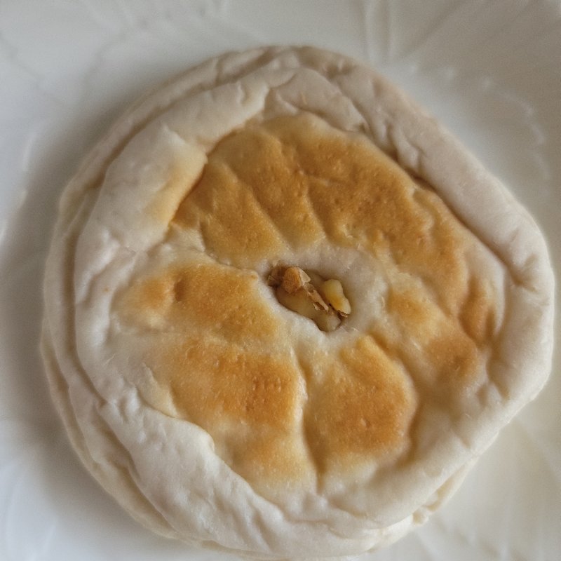 お米のクルミチーズクリームパン(すぎうらベーカリー)