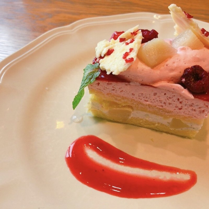 ピーチとラズベリーのショートケーキ(アフタヌーンティー・ティールーム グランフロント大阪)