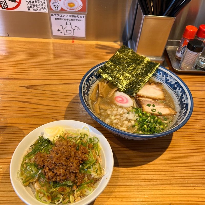濃厚にぼしそば＆台湾ミンチ丼(ランチ価格)(こだわり麺工房 たご)