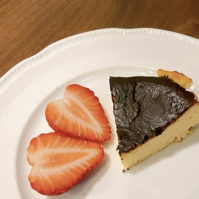 バスク風チーズケーキ(ビストロ・アヴリル （BISTRO AVRIL）)