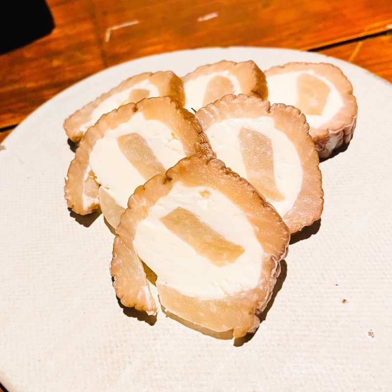 クリームチーズといぶりがっこ(ヤキトリ、ワイン、日本酒、Q)