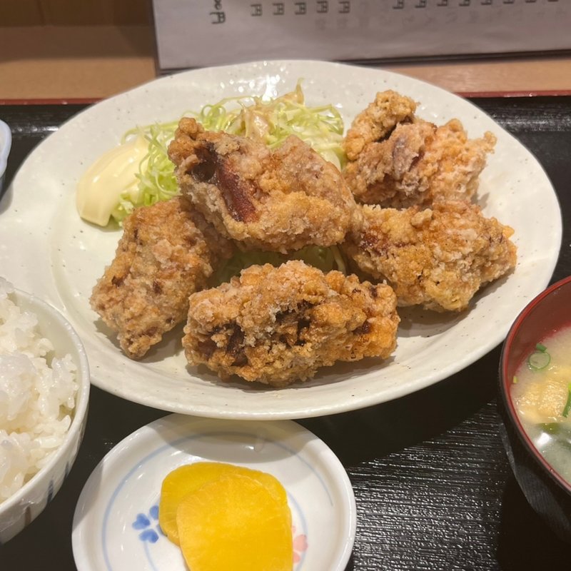唐揚げ定食(山勝食堂)