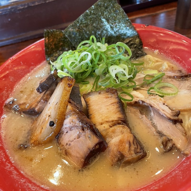こだわりの肉盛りラーメン(らぁめんたろう はなれ店)