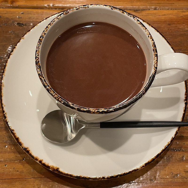 砂糖も牛乳も使わないココア(ココアショップ アカイトリ)