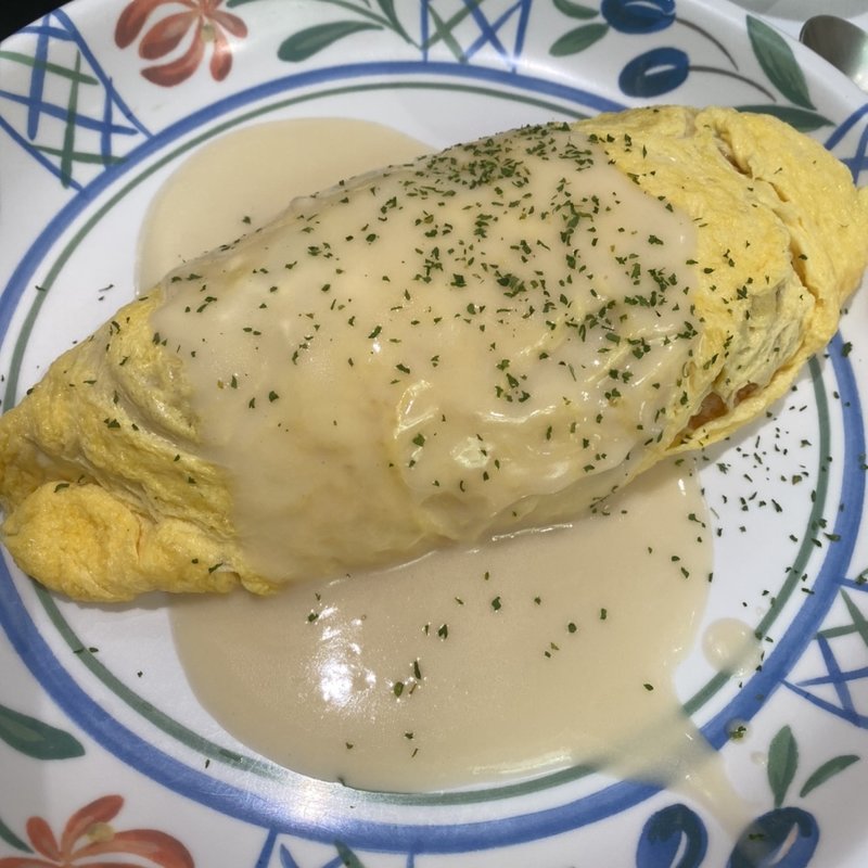 ホワイトソースオムライス(たまご丸)