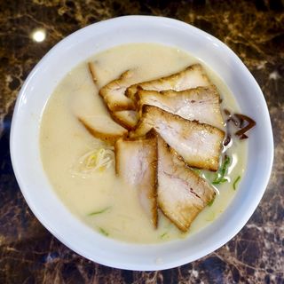 塩とんこつ+チャーシュー麺(ラーメン若大)