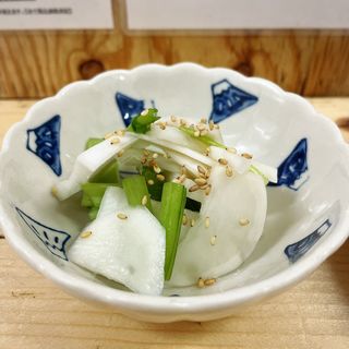 カブの塩もみ(もつ焼き はじめ)