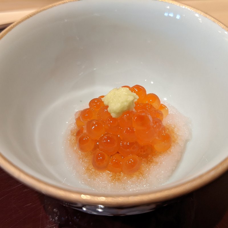 イクラの醤油漬け(鮨 しづめ)