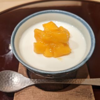 自家製杏仁豆腐、マンゴー(鮨 しづめ)