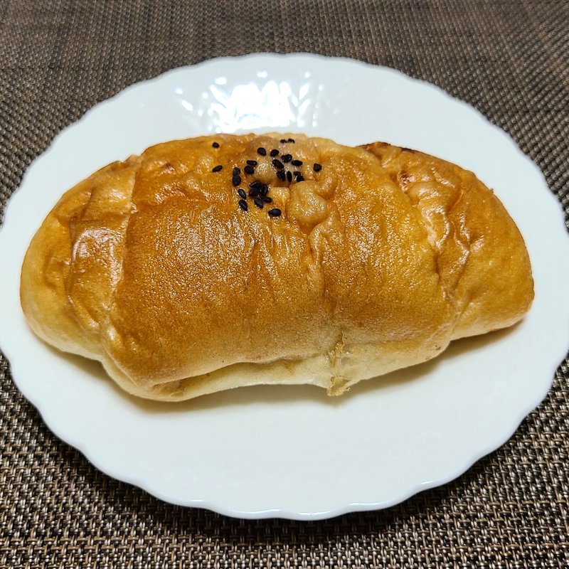 ルヴァンで引き立つ塩パン(粒あん)(カンテボーレ 板橋店 （CANTEVOLE）)