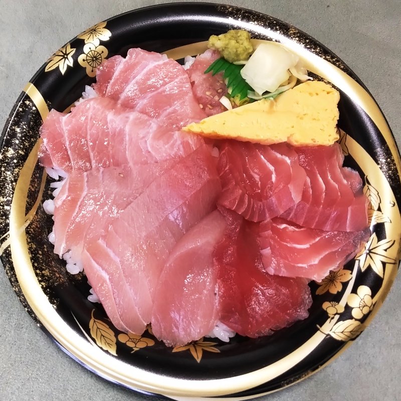 まぐろ部位全部乗せ丼(本格海鮮丼＆握り寿司 どんぶり屋まぐろ大将)