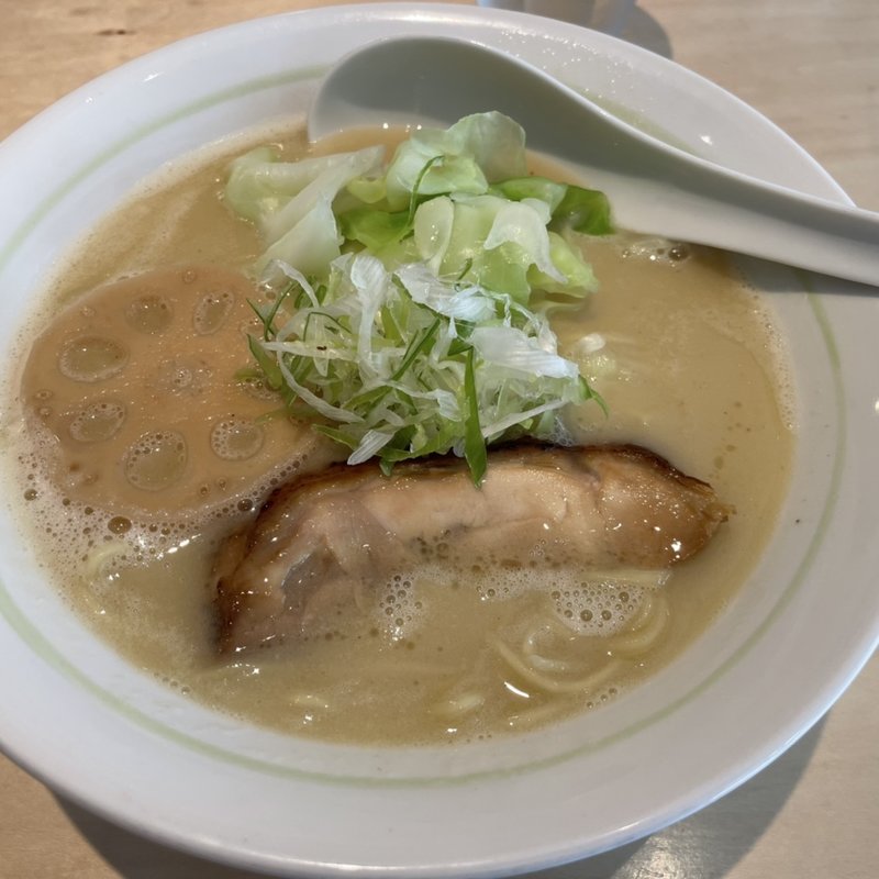鶏白湯ラーメン(小さな野はらの木の下で)