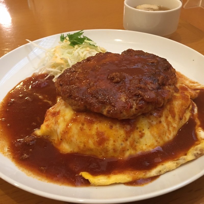 オムライスとハンバーグ(メグーカ （MEGUCA）)