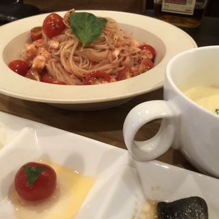 トマトとモッツァレラの冷製パスタ(ATSUMI食堂)