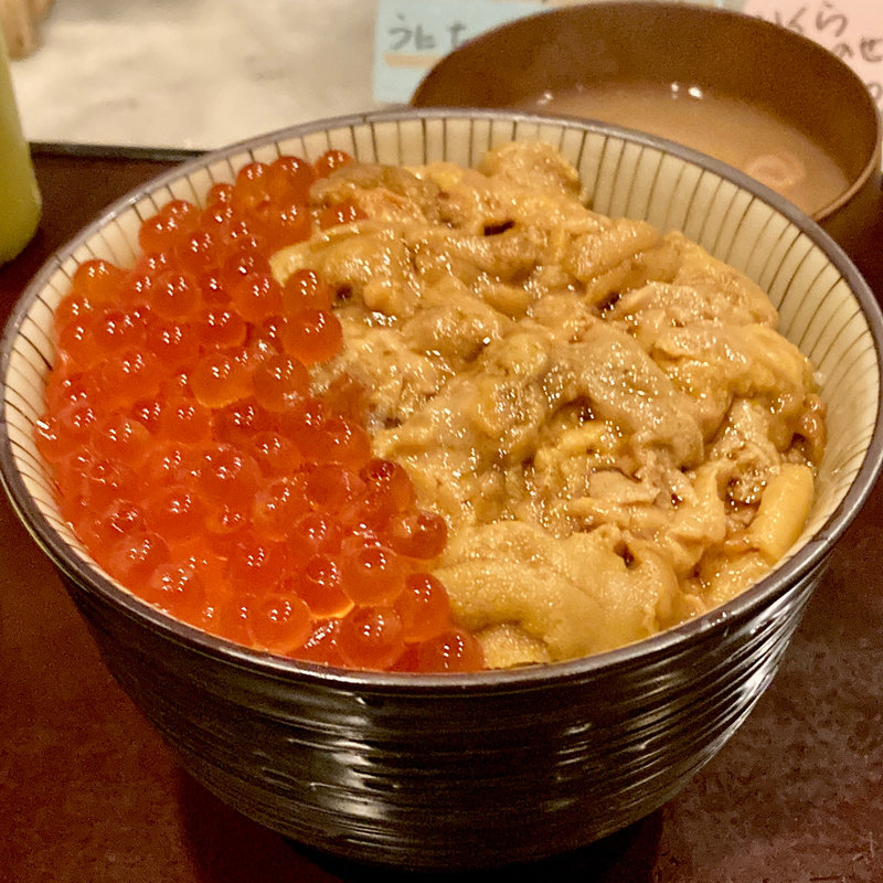 うにたっぷり丼いくらのせ(ぺりーのいくら丼)