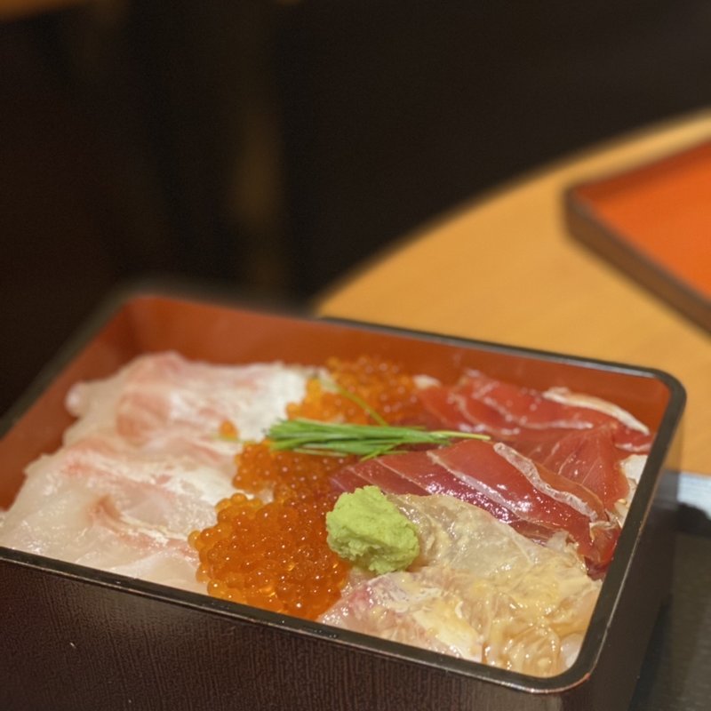 鯛と鮪の昆布締め重(豊洲場外食堂 魚金)