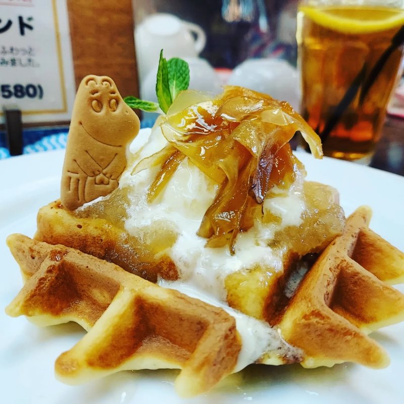 自家製りんごジャムと蜂蜜生姜のワッフル(カフェ　ベリー （カフェベリー）)