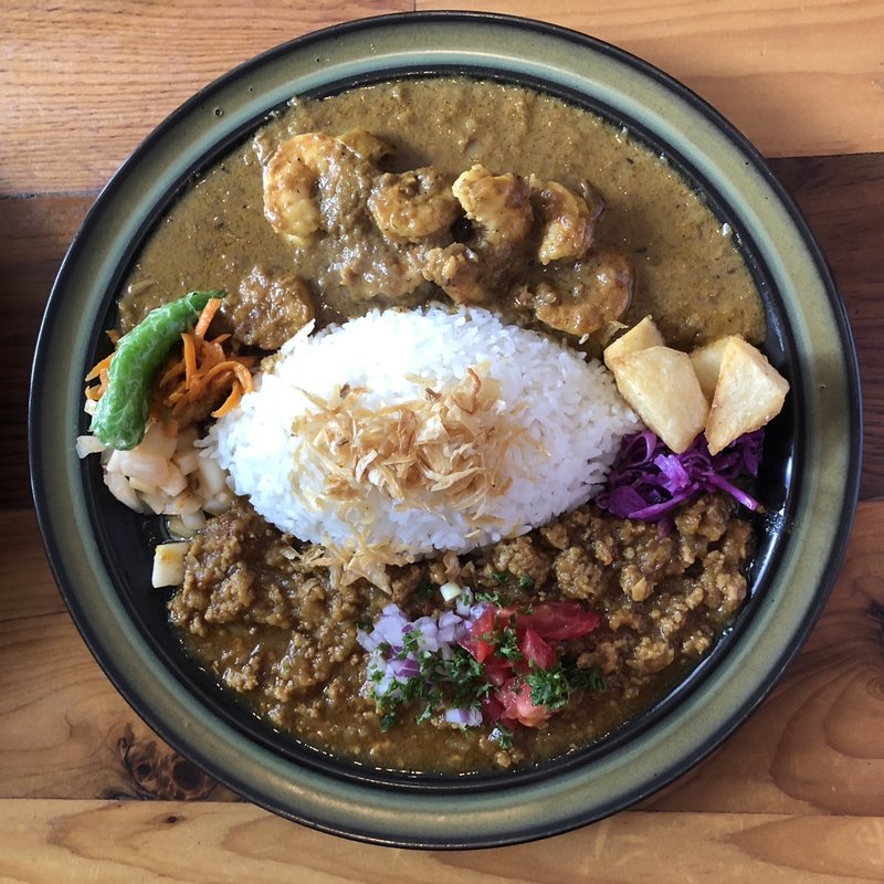 あいがけ二種(ダウチカレー)