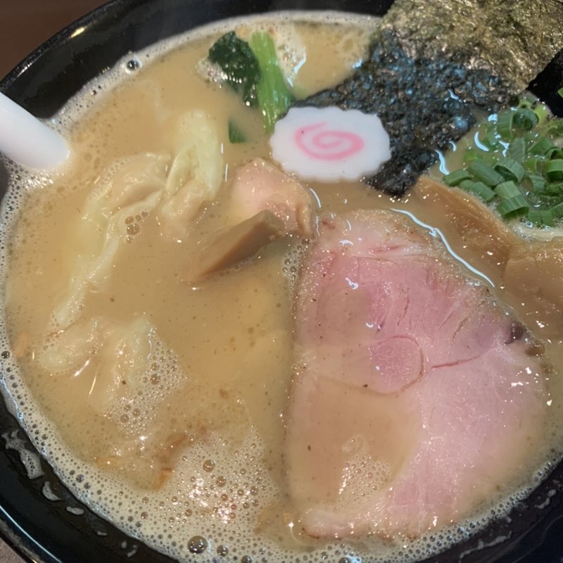 ワンタン白湯そば(おおぜき中華そば店 恵比寿店)