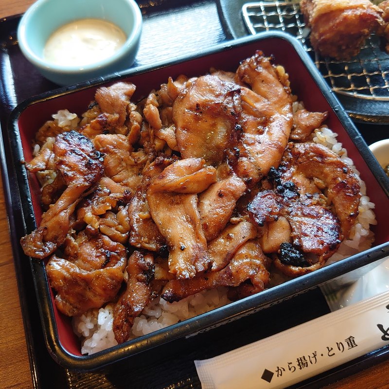 とり重・唐揚げ定食大盛り(とり弁鶏 小山雨ケ谷)