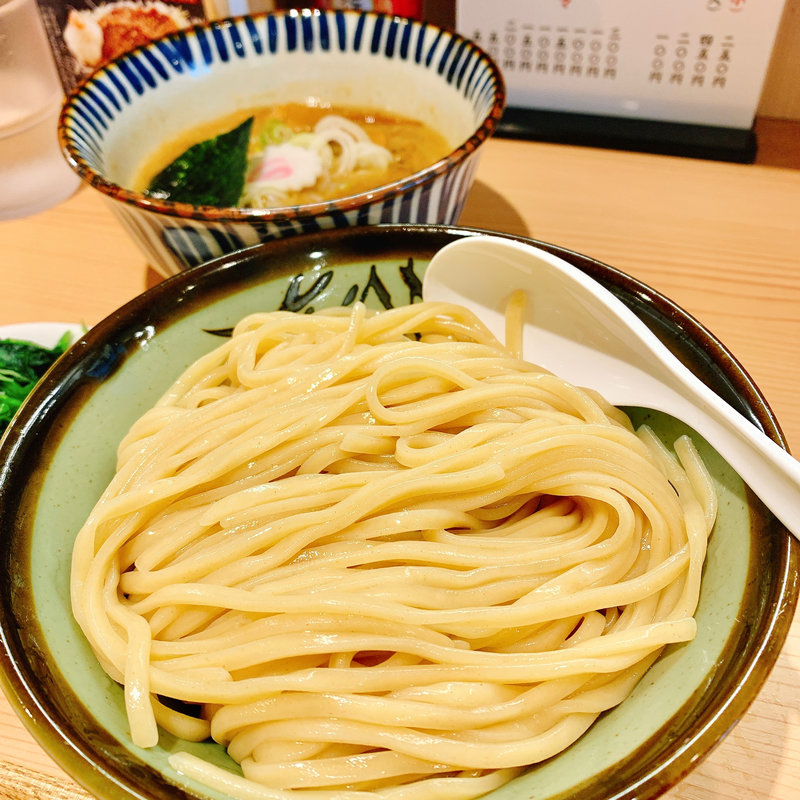 つけ麺　中盛(三三七 （さんさんなな）)