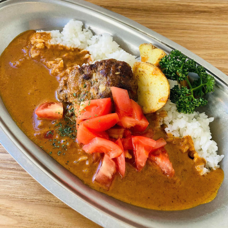 アンガス牛ハンバーグとトマトのマイルドカレー(ヒナタ屋)