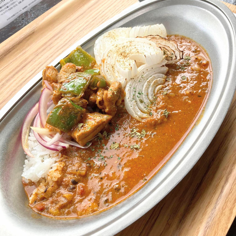 新玉ねぎと鶏肉のマハラニスパイスカレー(ヒナタ屋)