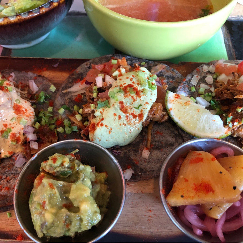 (MUCHO MODERN MEXICANO)