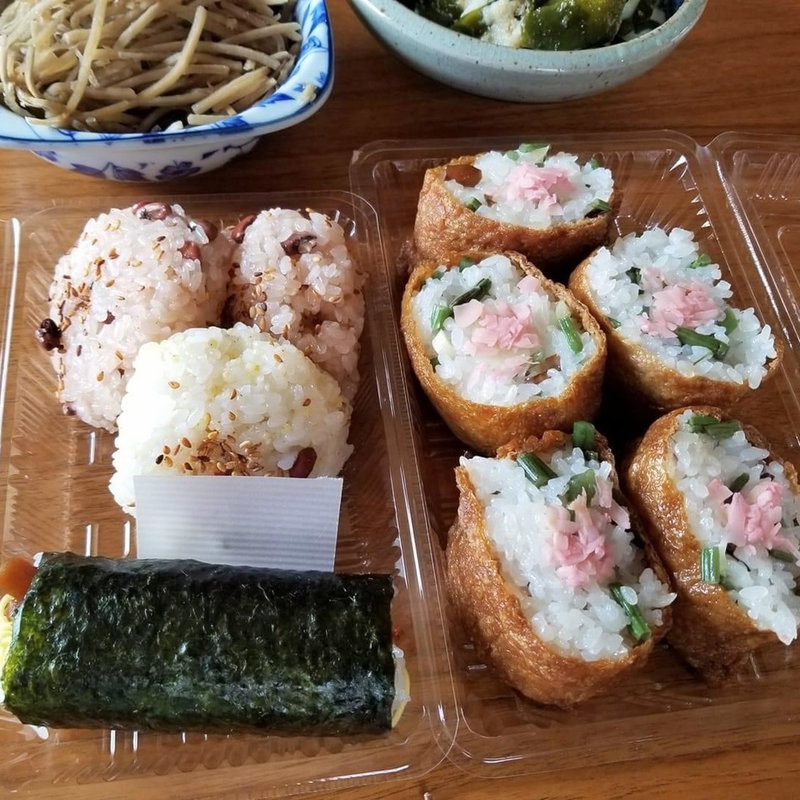 おにぎり きびおこわ いなり(松村甘味食堂)