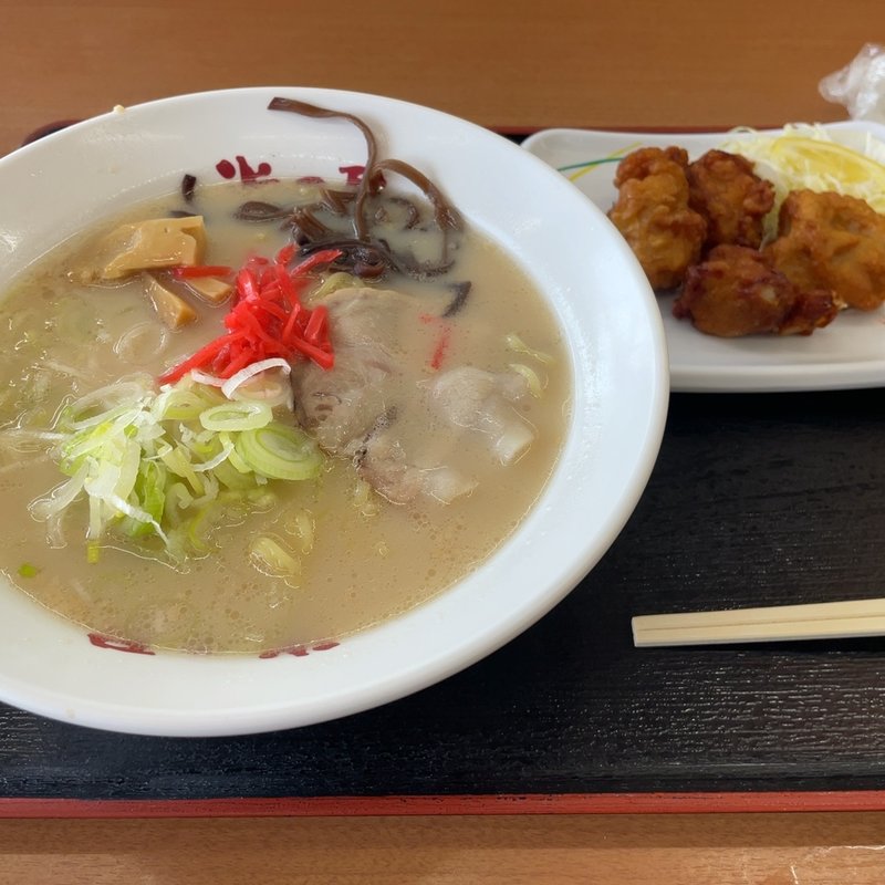 豚骨ラーメン(半田屋 鶴田フッドリバーモール店 （はんだや）)