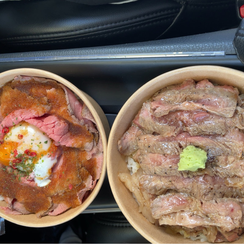 ローストビーフ丼、ステーキ丼(DOTEKAZI)