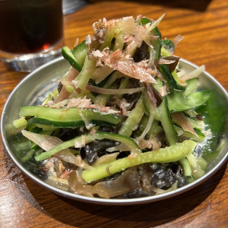 キュウリときくらげの梅あえ(町中華酒場うーみん)