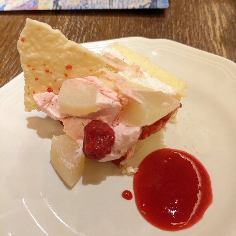 ピーチとラズベリーのショートケーキ(アフタヌーンティー・ティールーム ルミネ有楽町)