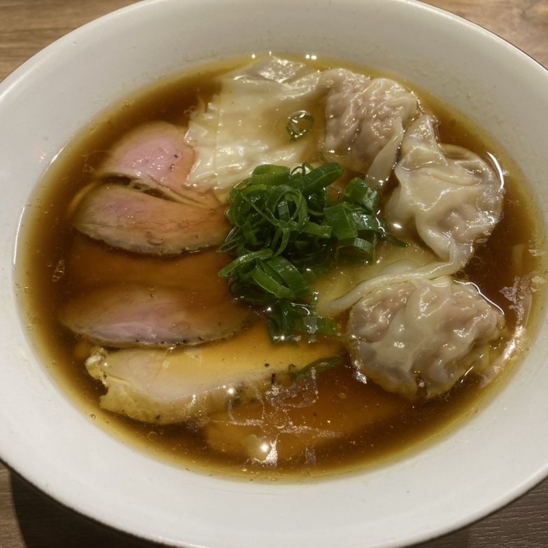 ワンタン　醤油(自家製麺 つきよみ)