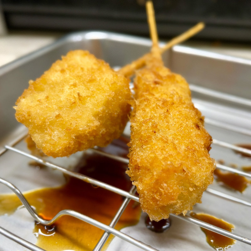 豚肉ヘレとカマンベール(串カツ 七福神 本店)