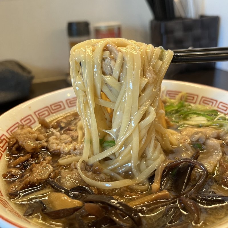 肉肉豚骨醤油(限定)(博多とんこつ 豚の足跡)