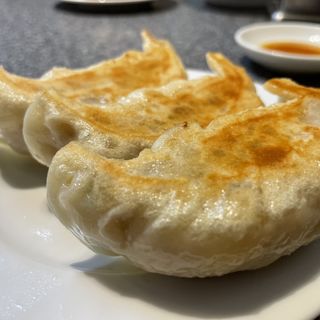 (神田餃子屋 本店 （カンダギョウザヤ）)