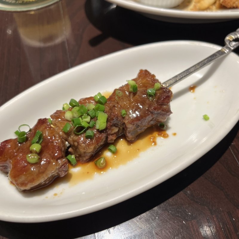 牛串焼き1本(ニユートーキヨー BEER HALL)
